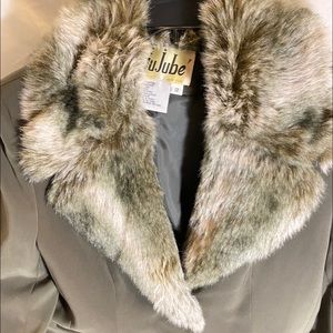 Ladies  Jujube Green Short Waist Fur Collar Jacket